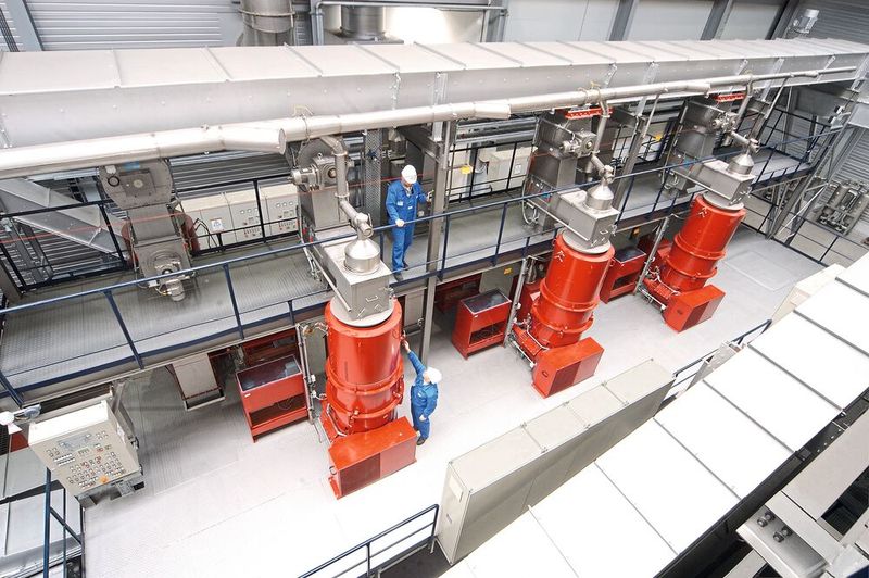 Auch Flachmatrizenpressen für Ersatzbrennstoffe wie Pellets und Fluff hat Amandus Kahl im Programm. (Bild: Wachendorff)