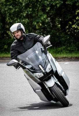  (BMW)