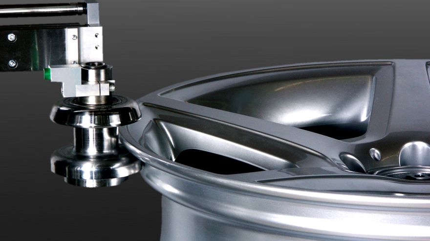 Radmessmaschine_Detail_re_frei ()