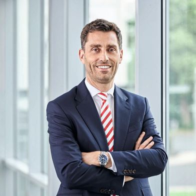 Manuel Hüsken ist seit 2020 CEO der Carl-Mahr-Gruppe, einem weltweit führenden Hersteller von Präzisionsmesstechnik. Er ist der erste Geschäftsführer, der nicht aus der Gründerfamilie stammt. Vor seiner Berufung zum CEO fungierte Hüsken als Chief Sales Officer (CSO). (Bild: Klingebiel)