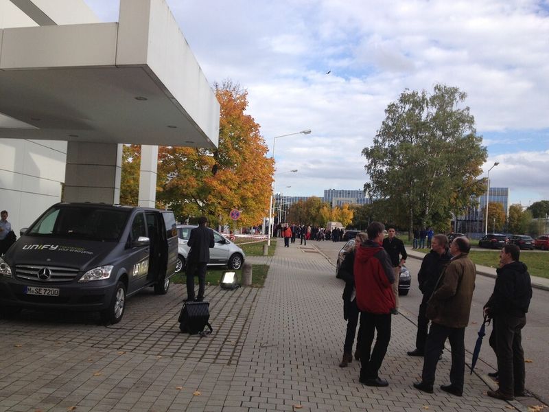 Bei Siemens Enterprise Communications in München war der Andrang zur Umbenennungsfeier groß. (Bild: IT-BUSINESS)