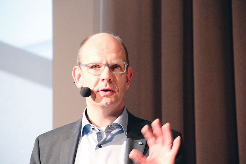 „Letzten Endes haben wir ein Baukastenprinzip zur Einstellung der angestrebten Werkstoffeigenschaften geschaffen“, berichtet Dr. Jens-Ulrik Becker von Thyssenkrupp Steel Europe. (Bild: Itasse)