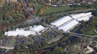 In sechs thematisch gegliederten Hallen präsentieren Automobilzulieferer auf der IZB 2024 in Wolfsburg ihre Produkte und Leistungen dem Fachpublikum.  (Bild: Wolfsburg AG)