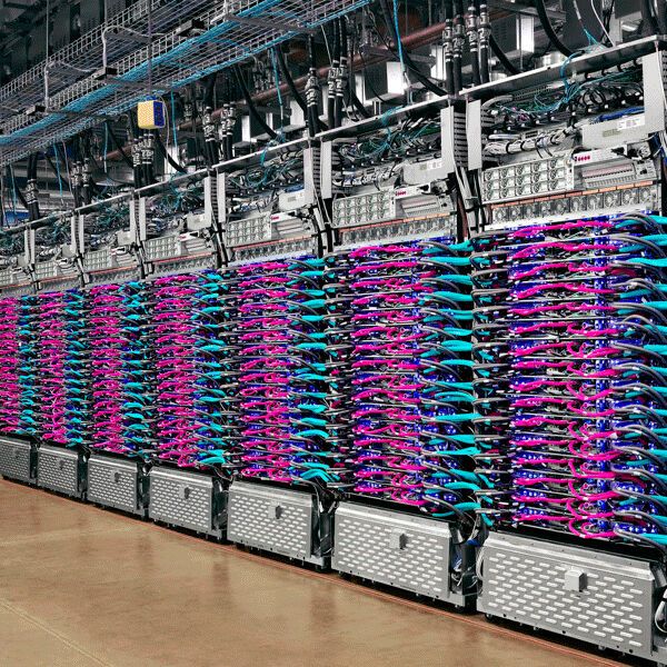 Google TPU  Bei der Cloud TPU handelt es sich um eine speziell entwickelte und anwendungsspezifische integrierte Schaltung für Machine-Learning-Arbeitslasten, auf der Google-Produkte wie Übersetzer, Fotos, die Google-Suche, Assistant und Gmail basieren.  Mehr unter: 