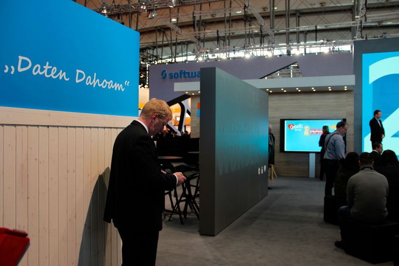 „Daten dahoam“ verkündete Microsoft. Gemeint war der Start der eigenen Cloud mit deutscher Datentreuhand. (Bild: Robert Horn)