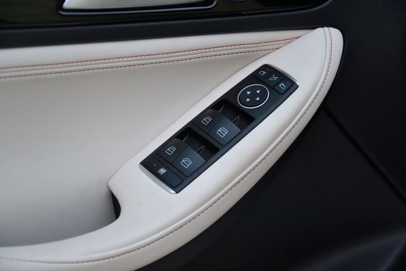 Das zeigt sich an ganz vielen Bedienelementen wie beispielsweise Spiegelverstellung oder Fensterheber. (Foto: Michel / »kfz-betrieb«)