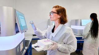 Im Fokus der aktuellen Investition von Merck steht eine neue, 1200 Quadratmeter große Anlage in Glasgow (Bild: Merck)