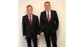 Dr. Wolfgang Scheiding (rechts) wurde zum Vorstandsvorsitzenden des Deutschen Schraubenverbands e.V. (DSV) gewählt. Er freut sich auf die Zusammenarbeit mit Dr. Beyer (links) (Deutscher Schraubenverband)