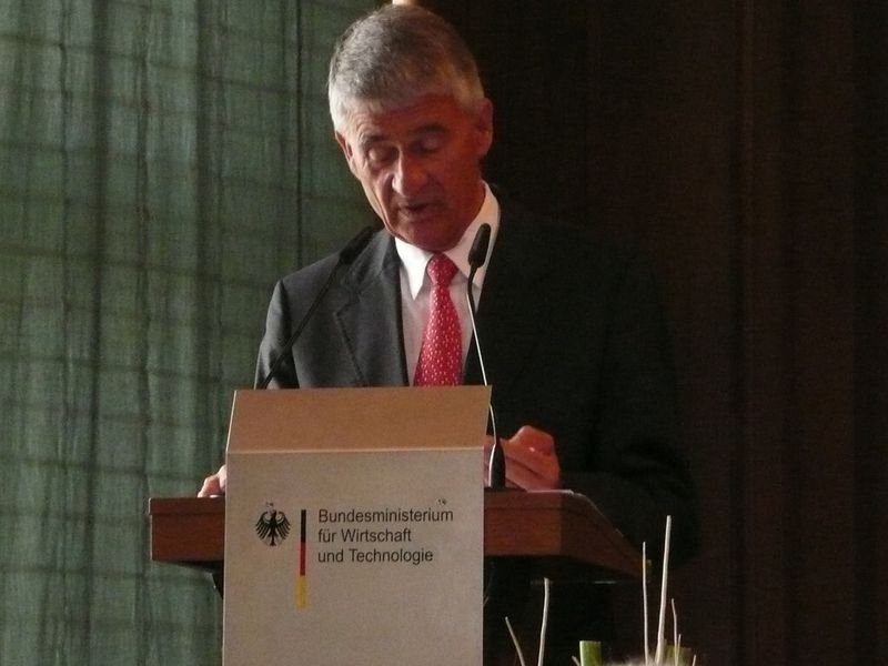 Dr. Jürgen Hambrecht, Mitglied der Ethik-Kommission: „ Wir brauchen ein klares Navigationssystem für die Politik.“ (Bild: Lochmaier)