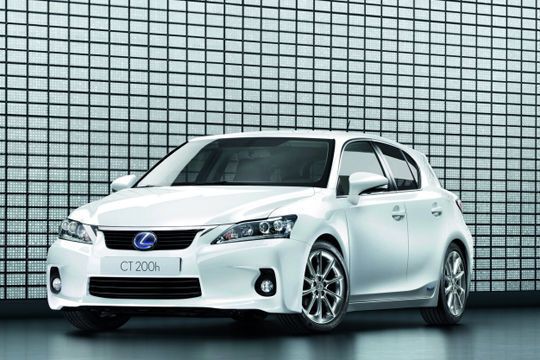 Über Leistungs- und Verbrauchswerte macht Lexus bislang keine Angaben. Es ist jedoch von einem durchschnittlichen Verbrauch im Bereich von vier Litern pro 100 Kilometer auszugehen. (Archiv: Vogel Business Media)