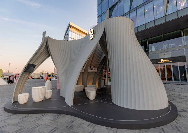 The North Star- 3D printed Pavilion von Nyxo Visionary Design: Der Nordstern ist ein 3D-gedruckter Ausstellungsraum mit fließendem, von der islamischen Kunst inspiriertem Design und modularer Zusammensetzung. (Bild: 3DPC)