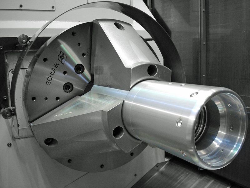 Bild 4: Selbst Aufspannungen mit extrem ausladenden Spannbacken sind möglich. Bild: Schunk (Archiv: Vogel Business Media)