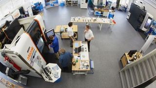 Auf rund 300 m² hat das Schmierstoffunternehmen Blaser Swisslube sein topmodernes Technologiecenter am Hauptsitz in Hasle-Rüegsau (Schweiz) kürzlich erweitert. (Bild: Blaser Swisslube)