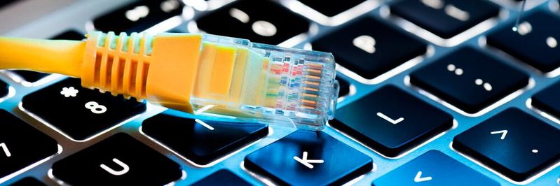 Die Anforderungen an Downloadgeschwindigekiten variieren zwischen unterschiedlichen Haushalten, wie die Verbraucherzentrale auf ihrer Website erklärt
