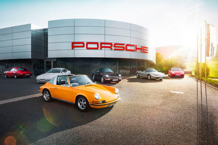 Im niederländischen Arnheim eröffnet das weltweit erste Porsche-Classic-Zentrum – quasi wie ein Neuwagen-Autohaus, nur eben für Oldtimer. (Foto: Porsche)