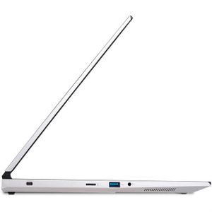 Das Chassis des 2,1 kg schweren und kanpp zwei cm dicken Wortmann Terra Mobile Gamer Elite 3 A besteht aus Aluminium. In der linken Seite des Geräts ist ein MicroSD-Kartenleser integriert.(Bild:  Wortmann)