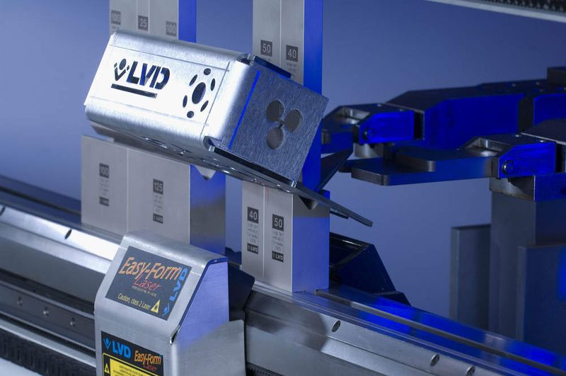 Die neue Cadman Touch-Steuerung wird an allen Abkantpressen der PPEP und Easy-Form-Serie eingesetzt und löst ab jetzt die über 2500 Mal verkauften Einheiten der Cadman-CNC-Steuerung ab. Bild: LVD (Archiv: Vogel Business Media)