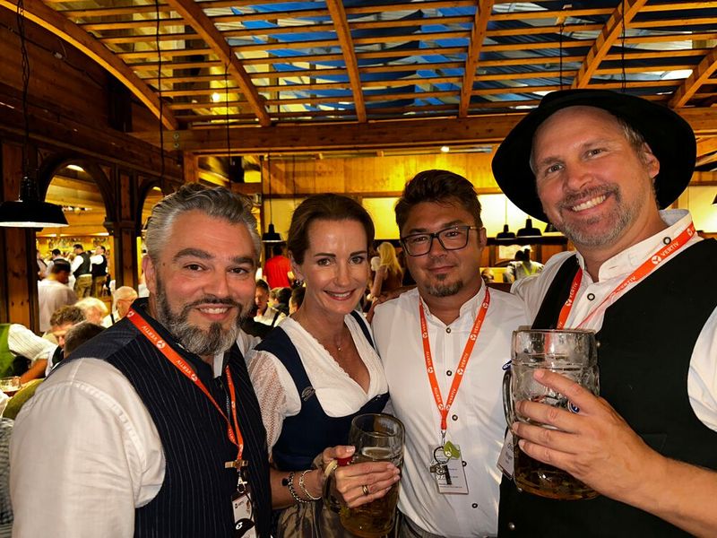 Wie man an (v. l.) Andrea Rosa, Katja Neumann, Patrik Krol und Oliver Rösgen sehen kann, ist die Ingram Micro eine super Schule für den IT-Werdegang. (Bild: Vogel IT-Medien GmbH)