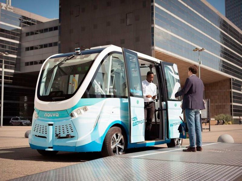 Robo-Taxis und Kleinbusse sind die ersten „Use Cases“ für das autonome Fahren. (Navya)