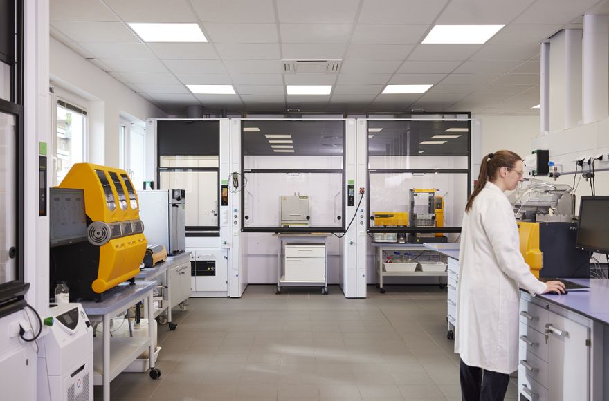 cg-photo-lab-overview-04 (C. Gerhardt)