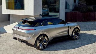 Die Front- und Heckpartie des Morphoz lassen sich um je 20 Zentimeter verschieben. Damit variert die Gesamtlänge zwischen 4,40 und 4,80 Meter, der Radstand beträgt 2,73 bzw. 2,93 Meter. (Renault)