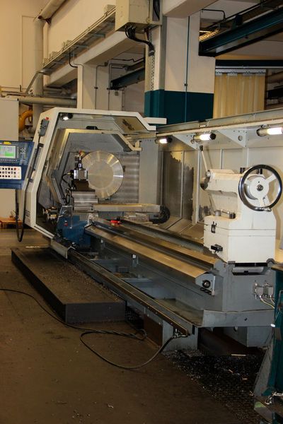 Am Ende der Veranstaltung öffnete Waldrich Coburg seine „heiligen Hallen“ und gab während einer Werksführung Einblicke in das tägliche Handwerk. (Bild: Sonnenberg)