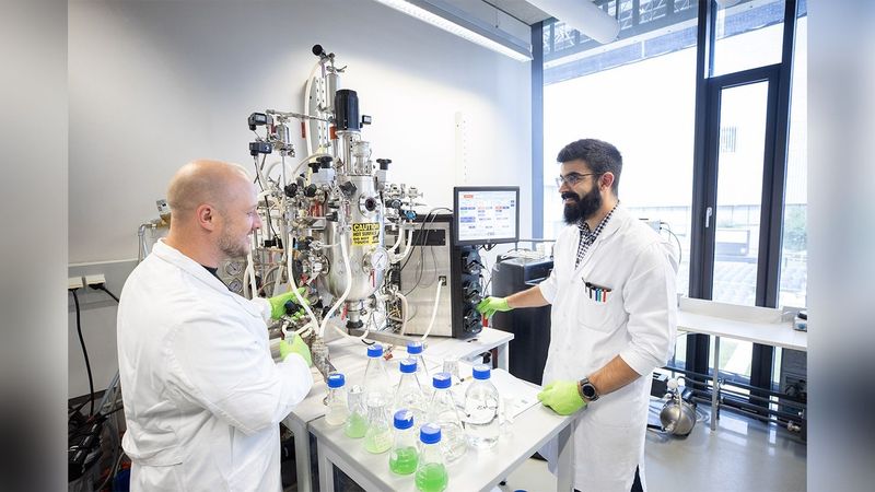 Die Wissenschaftler Prof. Dominik Schild und Wadih Rassy, MSc ,vom IMC Krems.   (Bild:  ecoplus_Hires)