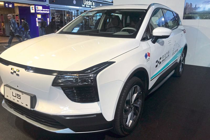 Der U5 hatte soeben eine 15.000-Kilometer-Fahrt quer durch Asien bis nach Frankfurt geschafft. (Bild: Grimm/»kfz-betrieb«)