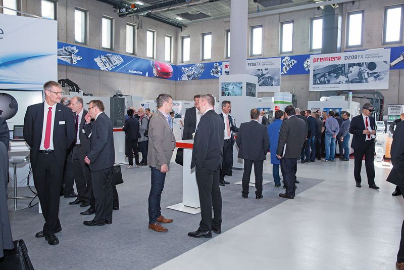 Etwa 1640 Gäste besuchten die diesjährige Open House. Messehighlight war die Premiere der hocheffizienten Bearbeitungszentren DZ08 FX Precision+ und FZ08 FX Precision+. (Chiron)