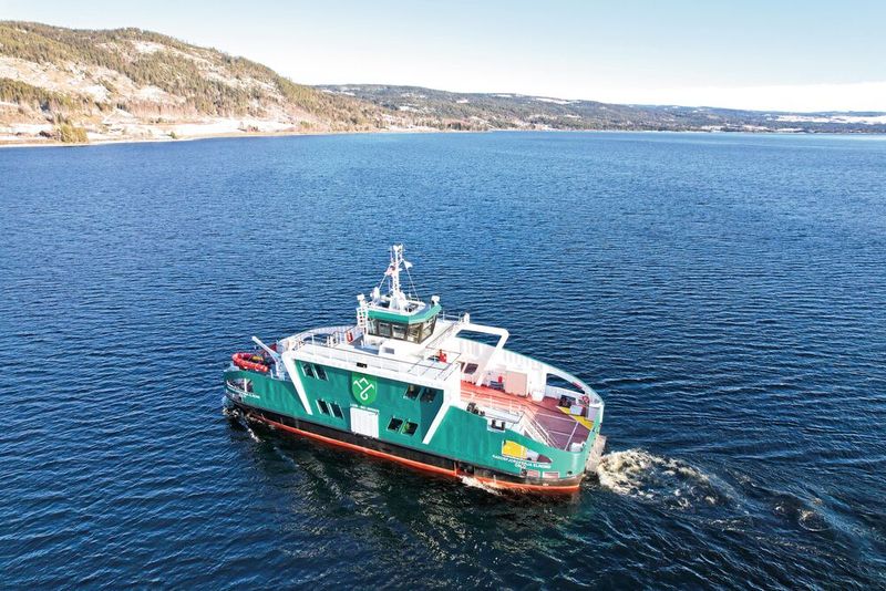 Vollelektrische, emissionsfreie Fähre „Elrond“ in Norwegen mit Oswald-Motoren. (Bild: Veth Propulsion)