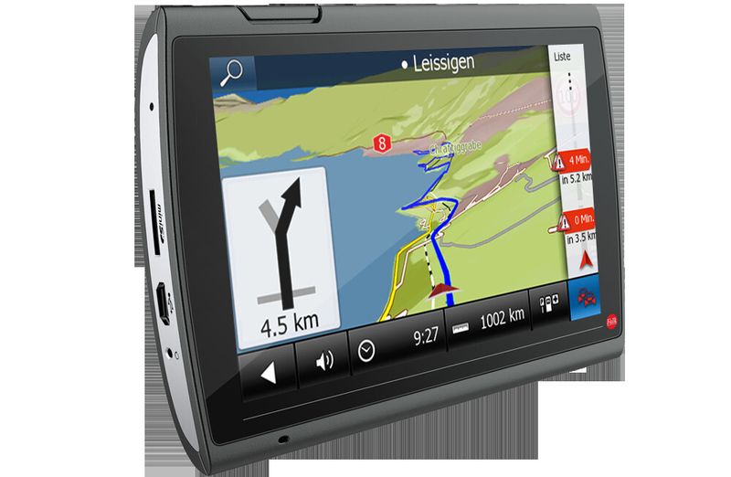 An Bord des Falk 520 sind ein 3D-Fahrspur-Assistent sowie eine Sprachfunktion. (Bild: Falk)