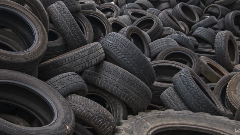533.000 t Altreifen pro Jahr: Vier Konzerne wollen daraus neue Reifen herstellen.(Bild:  awojcikkk /  Pixabay)