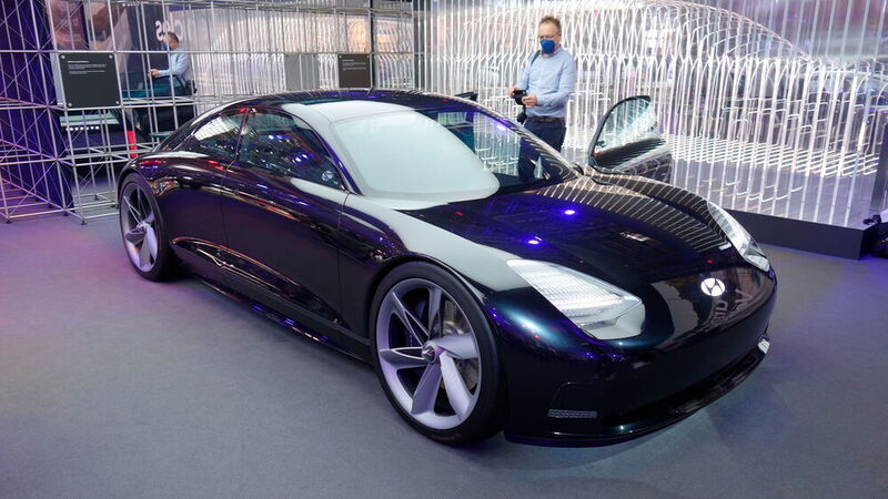 Nein, das ist der Hyundai Prophecy, ein Ausblick auf den Ioniq 6, Hyundais nächstes E-Auto. (Wehner)