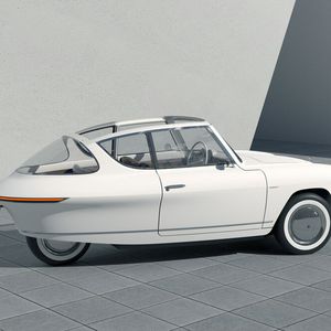 Ein schickes Detail ist das schmale Leuchtenband, welches die gesamte Heckpartie umläuft.(Bild:  Nobe Cars)