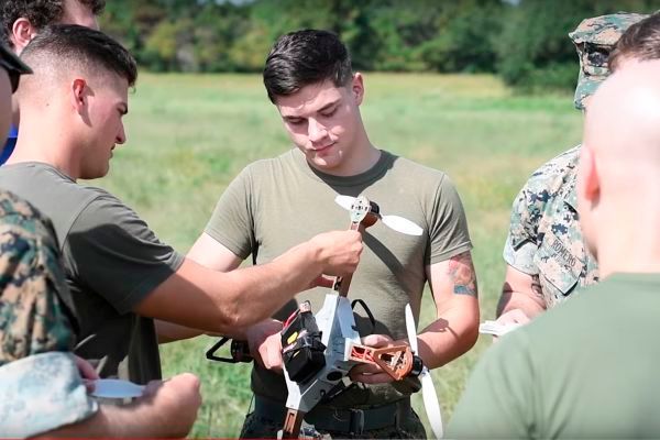 US-Armee und Marines entwickeln gemeinsam ein System, mit dem sich Drohnen auf einem 3D-Drucker bedarfsgerecht binnen 24 Stunden herstellen lassen.  (Bild: David McNally, army.mil)