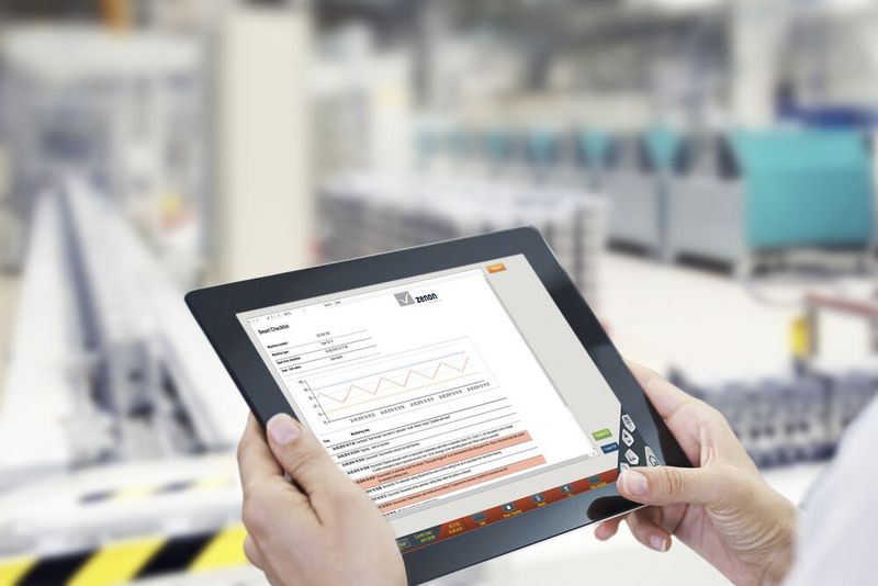 COPA-DATA kommt mit zenon als Softwareplattform zur SPS IPC Drives 2018. Zusätzlich zu den bekannten Features von zenon werden neue Anwendungsvorlagen angeboten: Sie beinhalten unter anderem fertige Projektbestandteile wie Visualisierung, Symbole, Berechnungslogiken sowie Auswertungen und sorgen so für mehr Effizienz. Die Plattform präsentiert sich damit von der Datenerfassung über den Maschinenbetrieb bis hin zur Business Intelligence als umfassende Lösung für die digitale Transformation.  Darüber hinaus zeigt COPA-DATA mit der Industriesoftware straton ein integriertes Entwicklungswerkzeug, das auf IEC 61131-3 Programmiersprachen (ST, IL, FBD, SFC, LD) basiert. Anwender profitieren von vielfältigen Konfigurations- und Programmiermöglichkeiten für die industrielle Automatisierung. Ein weiteres Fokusthema ist Smart City. COPA-DATA zeigt, wie die Funktionen der Stadt der Zukunft miteinander vernetzt werden können. Möglich ist dies dank intelligenter Datenerfassung und -verarbeitung. Außerdem stellt das Unternehmen seine Lösung für Workflow Management vor, mit der sich Arbeitsschritte in der Produktion smarter gestalten lassen. Das Assistenzsystem sorgt für mehr Effizienz und weniger Fehler dank digitaler Benutzerführung.  COPA-DATA auf der SPS IPC Drives 2018: Halle 7, Stand 590 (Bild: Nataliya Hora)