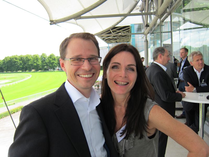 Das schönste Lächeln hatten Alexander Nowacki, Infinigate, und Patrizia Fioretti, Wave Systems. (Bild: IT-BUSINESS)