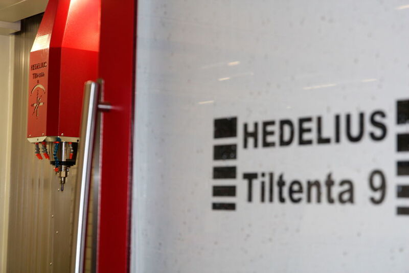 Bei der Tiltenta 9 handelt es sich um ein 5-Achs-Bearbeitungszentrum von Hedelius für das Bearbeiten von langen Werkstücken. (Gillhuber)