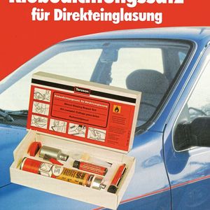 Bereits seit Jahrzehnten werden Windschutzscheiben bei Fahrzeugen ausschließlich mittels Kleben montiert. Ein lukratives Geschäft auch für Henkel. (Bild:  Henkel)