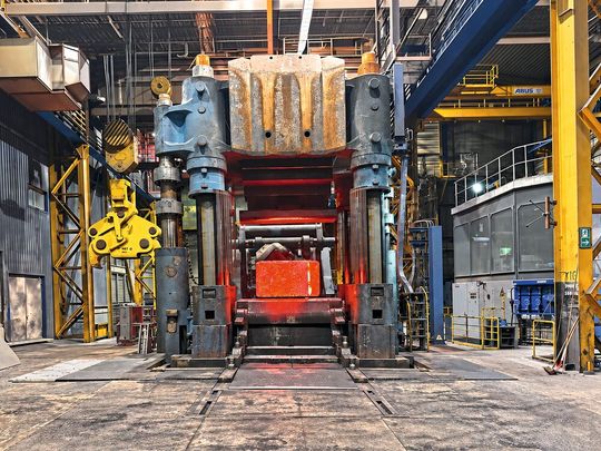 Mit der 80-Meganewton-Presse in Wetzlar möchte die GMH Gruppe die Produktionskapazitäten für Anwendungen in Energie, Schifffahrt und digitaler Infrastruktur stärken.(Bild:  GMH Gruppe)