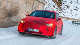 Mercedes bereitet den Start des neuen CLA vor. (Bild: ©Mercedes-Benz AG)