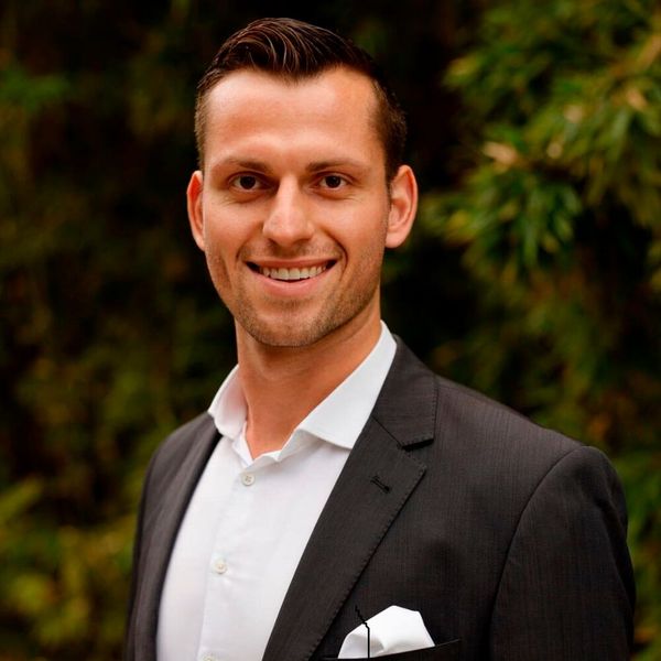 Im Lebenszyklus von PLT-Feldgeräten sammeln sich großen Mengen messtellenbezogener Daten an, die kaum systematisch ausgewertet werden. Dabei liegt besonders in der Nutzung alternativer Datenquellen ein großes Potenzial, Feldgeräte sicherer zu machen und die Lebensdauer zu verlängern, wie Nicolas Bennerscheid (TUEG Schillings) in seinem Vortrag aufzeigt. (Bild: Bennerscheid/TUEG Schillings)