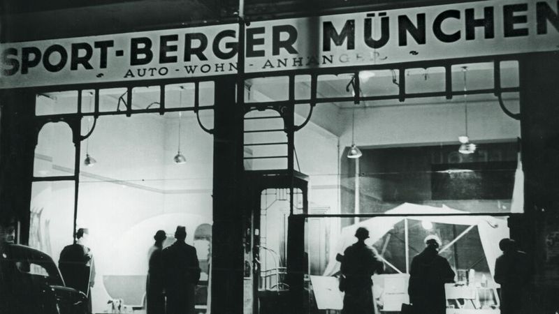 War zu Bergers Anfangszeiten für viele Menschen schon ein Auto ein unerreichbarer Wunsch, so war es ein Wohnwagen, bzw. der Urlaub mit einem solchen um so mehr. (Bild: Fritz Berger GmbH)