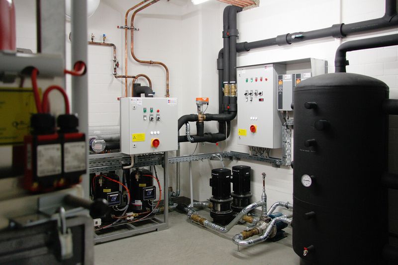 Bild 4: Die FH Münster verfügt für ihr Rechenzentrum über eine redundante Freiluftkühlung und Wärmerückgewinnung. (Bild: Rittal)