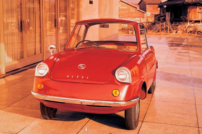 1960 geht der Mazda R360 Coupé als erster Mazda-Pkw in Produktion. (Mazda)