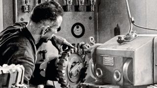 Walter-Werkstatt um 1930: Damals war der Weg zum global aufgestellten Zerspanungswerkzeughersteller noch nicht vorgezeichnet. (Walter Tools)