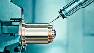 Komplexe, filigrane, präzise und in vielen Fällen exotische Materialien sind Alltag bei der August Manser AG. (Manser AG)