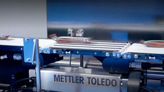 Produkte, die mit hoher Geschwindigkeit verarbeitet werden, sind anfälliger für Beschädigungen oder Fehlausrichtungen. Besonders empfindliche Produkte, wie Snacks und Backwaren, erfordern eine präzisere Handhabung.   (Bild: Mettler-Toledo)