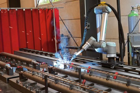 Die verwendeten Systeme und Komponenten müssen für Funkenflug und die damit verbundenen höheren Temperaturen robust genug ausgelegt sein. Die verwendeten Systeme und Komponenten müssen für Funkenflug und die damit verbundenen höheren Temperaturen robust genug ausgelegt sein.