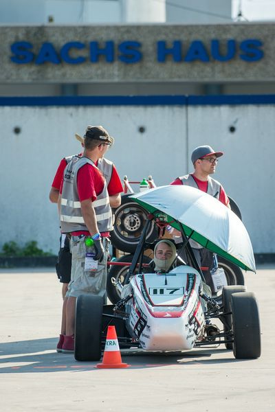 115 Studenten-Team kämpften am 29. Juli bis 3. August um den Sieg bei dem Formula Student Germany Wettbewerb 2014 am Hockenheimring (Formula Student Germany/Grams)